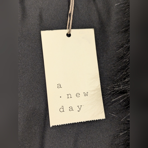 NWT! A New Day a faux Fur Shoulder Cape - Picture 4 of 7
